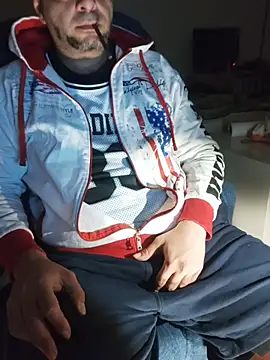 Snapshot of SmokedAlloy2 chatting on March 29, 1:05 am SmokedAlloy2 online show from March 29, 1:05 am