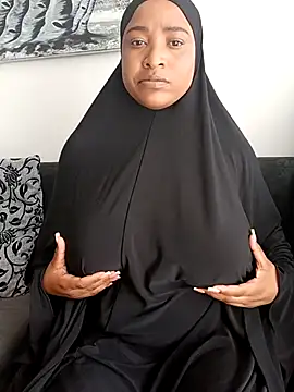 Snapshot of Sweetbxxx24 chatting on February 25, 10:14 am Sweetbxxx24 online show from February 25, 10:14 am