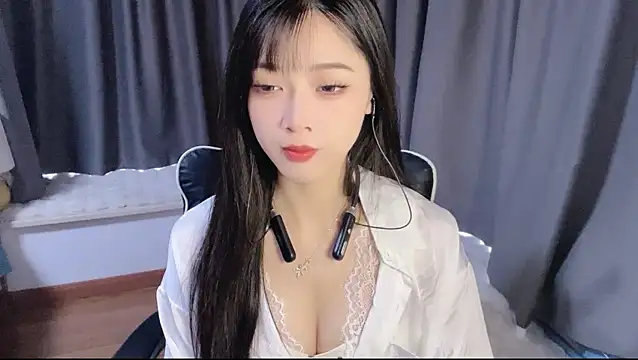 Snapshot of Cicicici-cc chatting on October 30, 2:24 am Cicicici-cc online show from October 30, 2:24 am