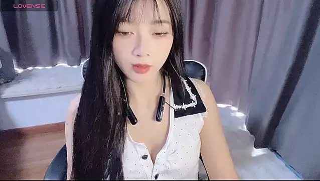 Snapshot of Cicicici-cc chatting on November 4, 2:43 am Cicicici-cc online show from November 4, 2:43 am