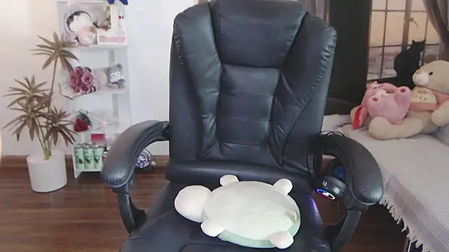 Suzie Wet Cave online show from October 28, 11:36 am