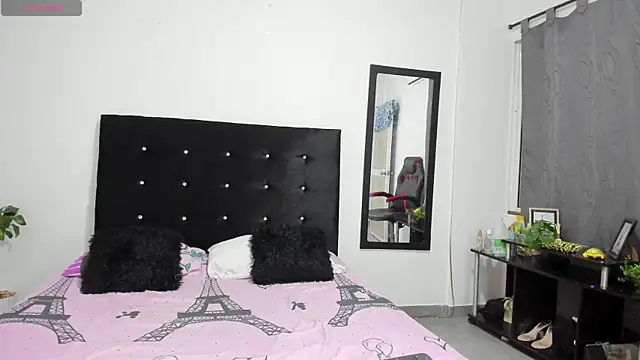 NicoleFletcher online show from October 5, 12:25 pm