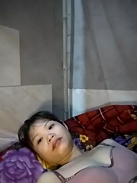 LinhNa999 online show from October 2, 5:03 am