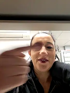 monella821 online show from December 5, 5:20 pm