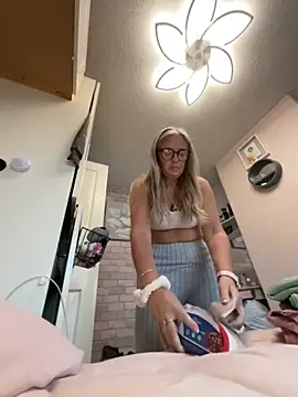 Snapshot of Anastasia-BlondeXX chatting on November 11, 3:34 pm Anastasia-BlondeXX online show from November 11, 3:34 pm