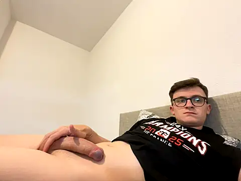 Snapshot of Eternelfrisson chatting on September 27, 4:34 pm Eternelfrisson online show from September 27, 4:34 pm