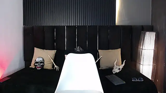 Snapshot of Dominic_ghost chatting on October 10, 10:09 pm Dominic ghost online show from October 10, 10:09 pm