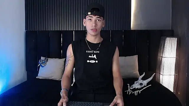 Snapshot of Dominic_ghost chatting on October 30, 3:41 am Dominic ghost online show from October 30, 3:41 am