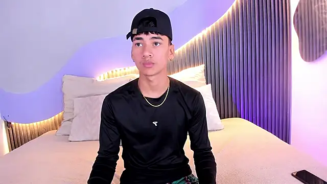 Snapshot of Dominic_ghost chatting on November 7, 4:01 am Dominic ghost online show from November 7, 4:01 am