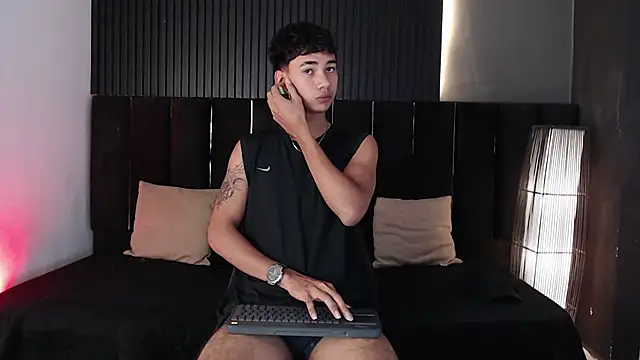 Snapshot of Dominic_ghost chatting on November 28, 11:07 pm Dominic ghost online show from November 28, 11:07 pm