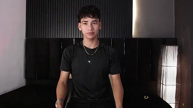 Snapshot of Dominic_ghost chatting on December 15, 2:05 am Dominic ghost online show from December 15, 2:05 am