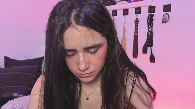 elowen halley1 online show from January 31, 9:46 pm