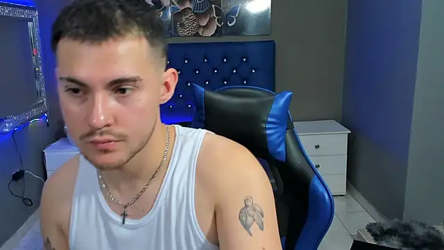 BrunoWalkerr online show from September 12, 1:44 pm
