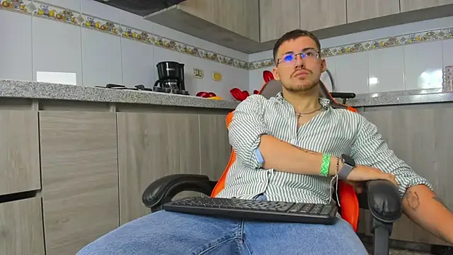 BrunoWalkerr online show from September 19, 1:01 pm