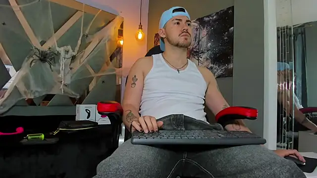 BrunoWalkerr online show from October 24, 11:50 am