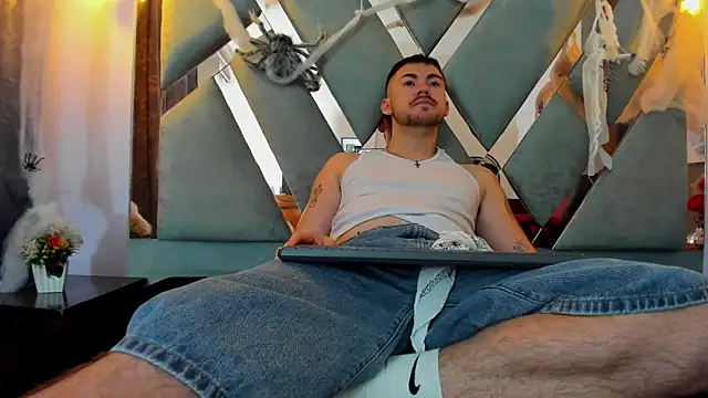 BrunoWalkerr online show from November 3, 12:06 pm