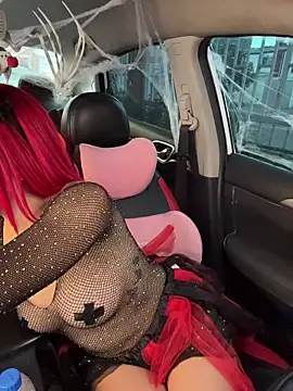 Scarlett fiire online show from October 31, 5:03 pm