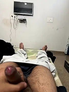 Snapshot of Hotguyforfun chatting on December 15, 11:25 am Hotguyforfun online show from December 15, 11:25 am