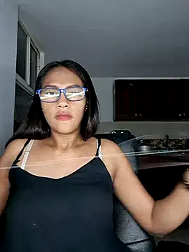 sarah garcia  online show from May 28, 11:57 pm