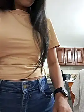 sarah garcia  online show from June 1, 8:32 pm
