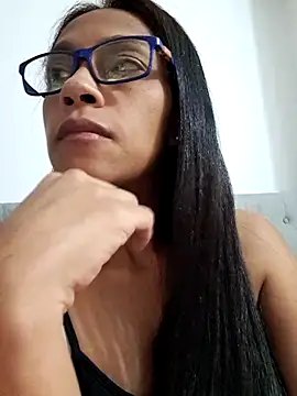 sarah garcia  online show from June 6, 5:56 am