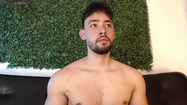 Snapshot of sam_ford_2 chatting on February 15, 1:35 am sam ford 2 online show from February 15, 1:35 am