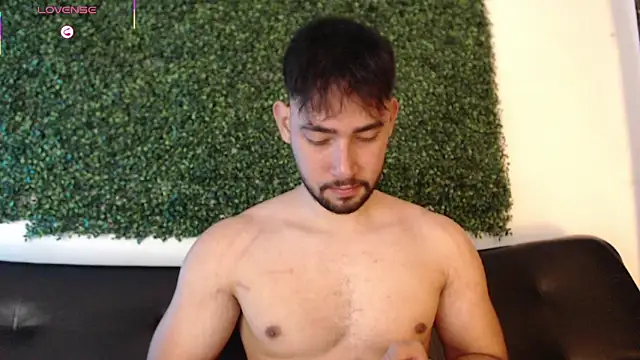 Snapshot of sam_ford_2 chatting on February 20, 12:18 am sam ford 2 online show from February 20, 12:18 am