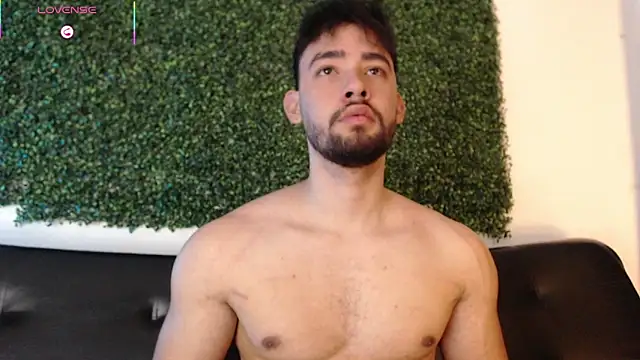 Snapshot of sam_ford_2 chatting on February 21, 12:55 am sam ford 2 online show from February 21, 12:55 am