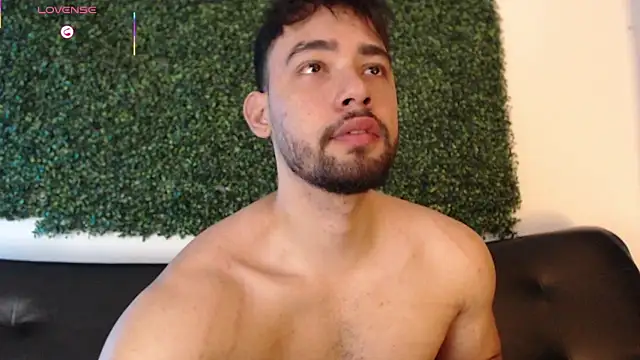 Snapshot of sam_ford_2 chatting on February 25, 1:37 am sam ford 2 online show from February 25, 1:37 am