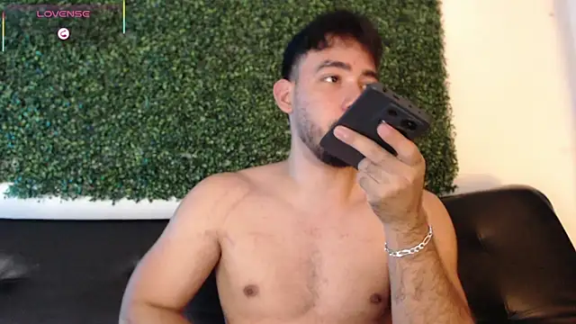 Snapshot of sam_ford_2 chatting on February 27, 1:38 am sam ford 2 online show from February 27, 1:38 am