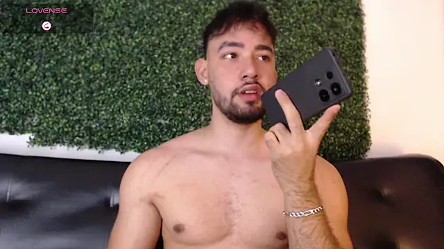 Snapshot of sam_ford_2 chatting on March 5, 1:01 am sam ford 2 online show from March 5, 1:01 am