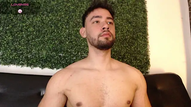 Snapshot of sam_ford_2 chatting on March 7, 12:18 am sam ford 2 online show from March 7, 12:18 am