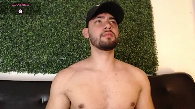 Snapshot of sam_ford_2 chatting on March 20, 1:32 am sam ford 2 online show from March 20, 1:32 am