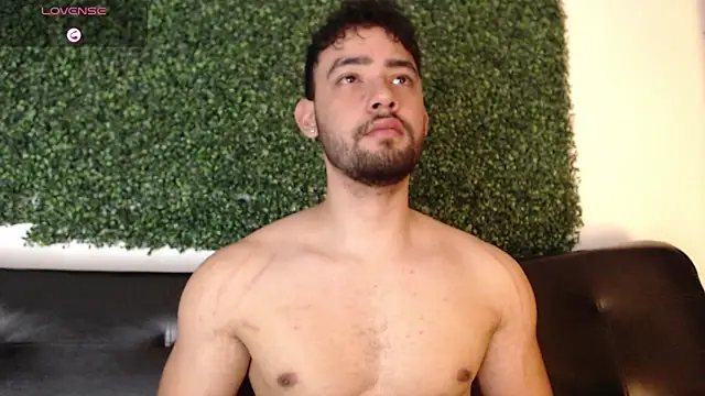 Snapshot of sam_ford_2 chatting on March 25, 12:38 am sam ford 2 online show from March 25, 12:38 am