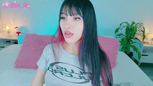 Snapshot of cuteezoe chatting on March 7, 3:25 am cuteezoe online show from March 7, 3:25 am