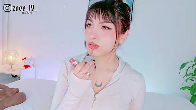 Snapshot of cuteezoe chatting on April 17, 4:15 am cuteezoe online show from April 17, 4:15 am