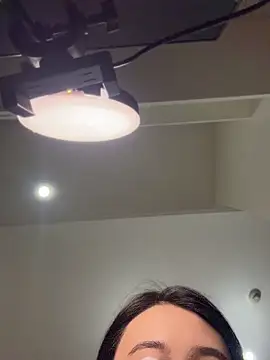 shishi0688 online show from April 18, 1:15 pm