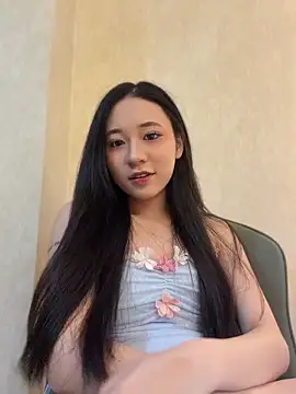 Snapshot of shishi0688 chatting on June 14, 4:20 pm shishi0688 online show from June 14, 4:20 pm
