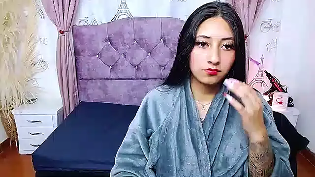 Snapshot of Wendy-13 chatting on October 15, 5:51 am Wendy-13 online show from October 15, 5:51 am