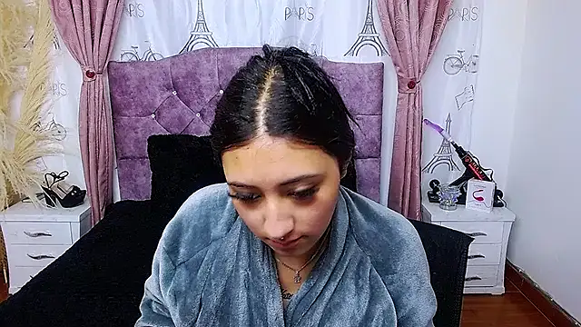 Snapshot of Wendy-13 chatting on October 29, 11:12 am Wendy-13 online show from October 29, 11:12 am