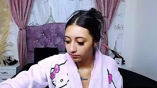 Snapshot of Wendy-13 chatting on October 30, 11:11 am Wendy-13 online show from October 30, 11:11 am