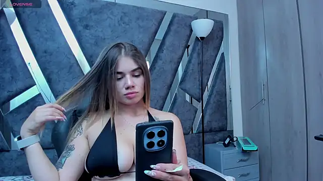 Snapshot of SweetMichel_ chatting on February 27, 1:22 pm SweetMichel online show from February 27, 1:22 pm