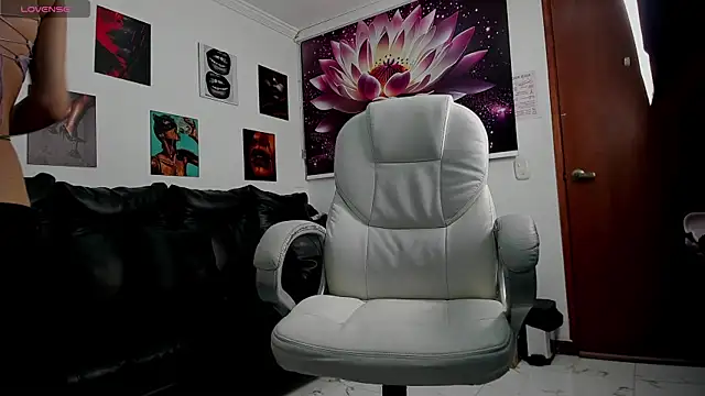 Snapshot of lycoris_19 chatting on October 2, 8:49 pm lycoris 19 online show from October 2, 8:49 pm