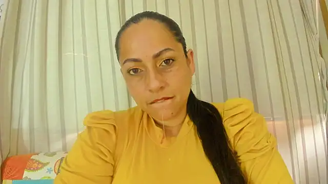 Scarlett Barnes online show from July 30, 12:04 pm
