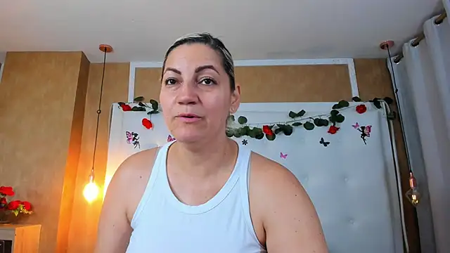 Heidy milf online show from February 16, 8:16 pm