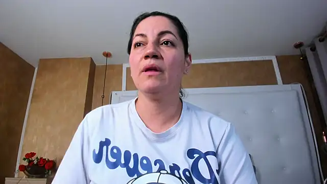Heidy milf online show from June 14, 2:24 am
