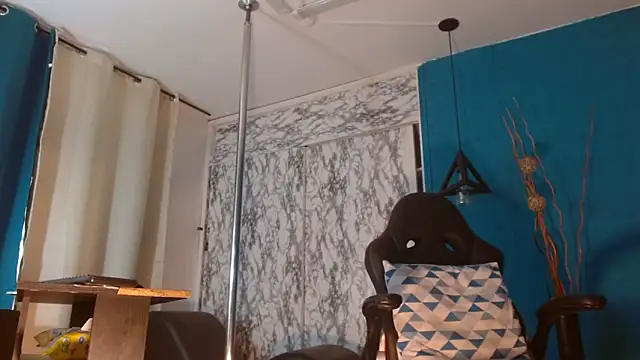 hanna mooreee online show from November 14, 7:01 pm