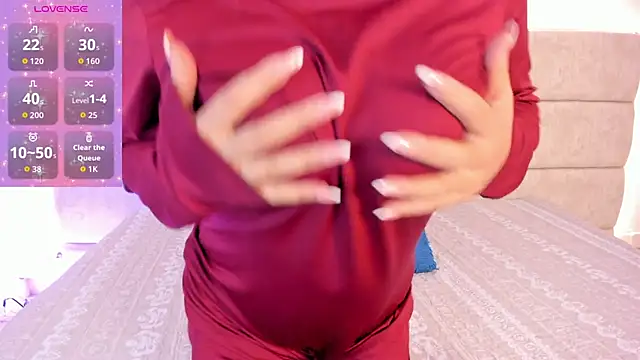  Nadiaa online show from October 18, 7:03 pm