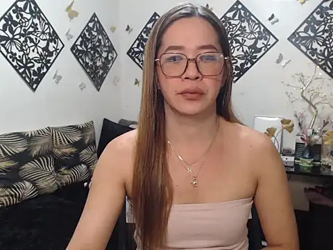 Snapshot of TheMISTRESSx69 chatting on April 12, 10:26 pm TheMISTRESSx69 online show from April 12, 10:26 pm