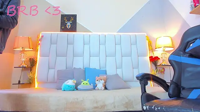 Snapshot of MilkWhore1 chatting on September 22, 12:18 pm MilkWhore1 online show from September 22, 12:18 pm